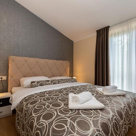 Hotel Tomazici Santalezi Экстерьер фото