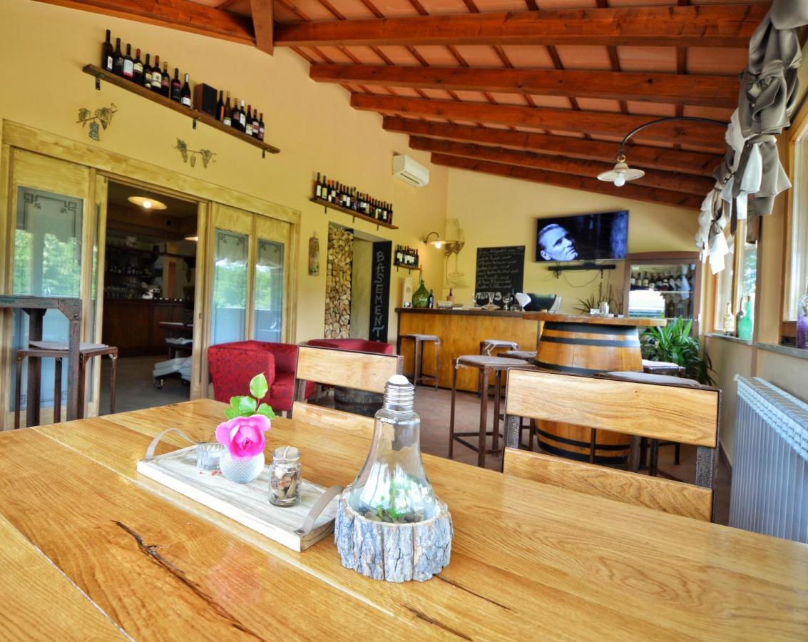 Hotel Tomazici Santalezi Экстерьер фото