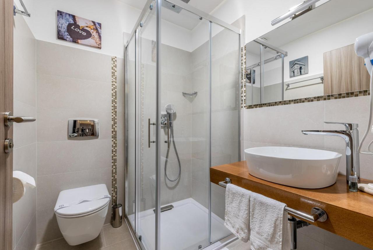 Hotel Tomazici Santalezi Экстерьер фото