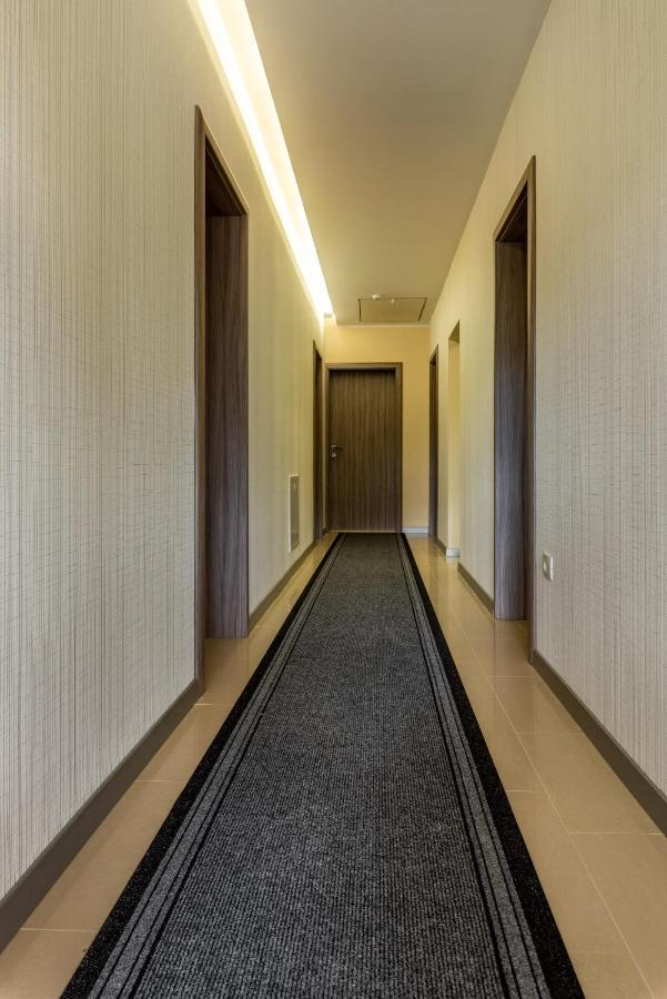 Hotel Tomazici Santalezi Экстерьер фото